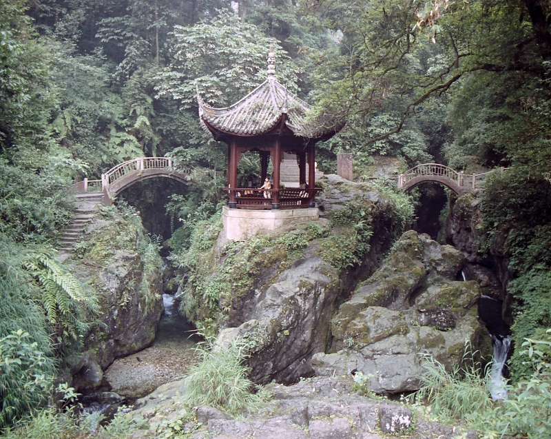 Emeishan, Sichuan China 2.jpg - Emeishan